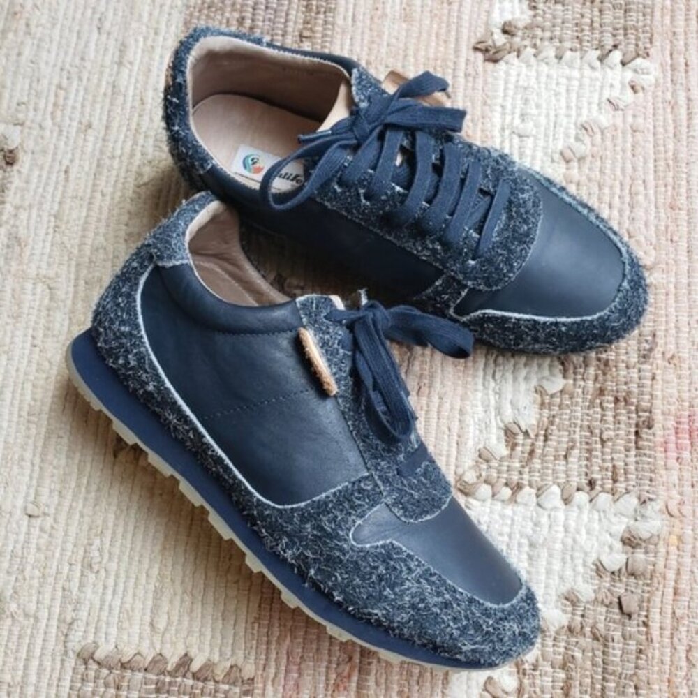 Califortunate Speedway Run Eyelash Fuzzy Leather Sneakers size 8 Navy Blue - Picture 3 of 15